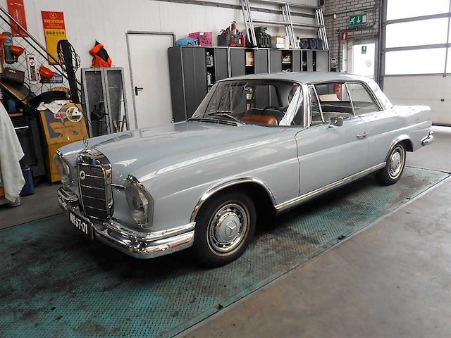 1963 mercedes-benz 220 se coupe | german classic luxury coupe - afbeelding 6 van  77