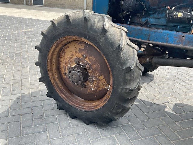 1964 fordson super major oldtimer tractor - afbeelding 8 van  18