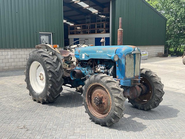 1964 fordson super major oldtimer tractor - afbeelding 11 van  18