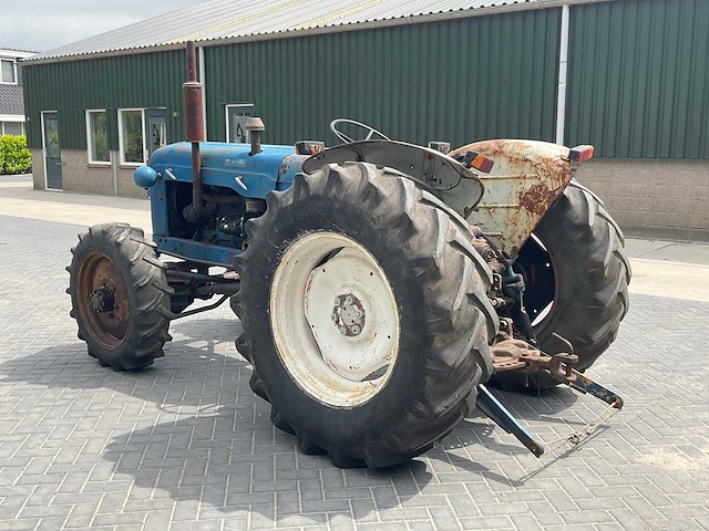 1964 fordson super major oldtimer tractor - afbeelding 15 van  18