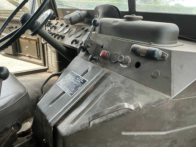 1964 militaire daimler unimog 404 “6 cilinder” - afbeelding 13 van  45