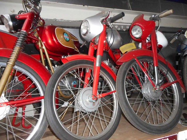 1964 parilla 50cc moped | italian classic moped - afbeelding 3 van  10