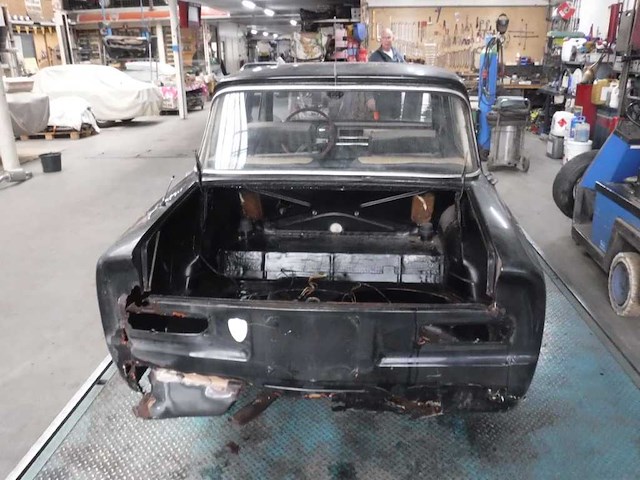 1965 alfa romeo giulia 1600 super biscione | italian classic sports sedan - afbeelding 27 van  39