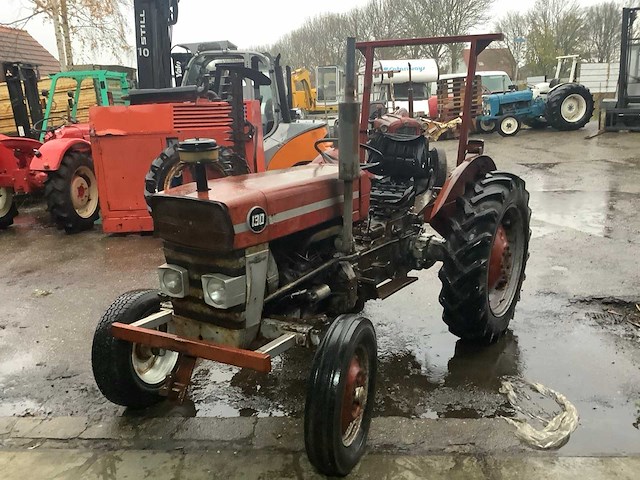 1965 fergunson 130 oldtimer tractor - afbeelding 1 van  8