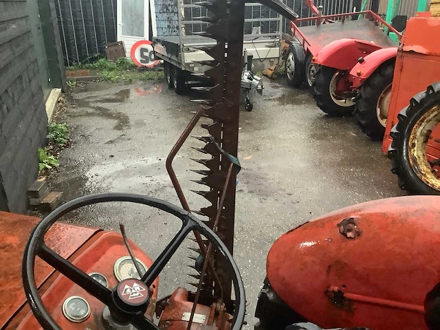 1965 fergunson 130 oldtimer tractor - afbeelding 8 van  8