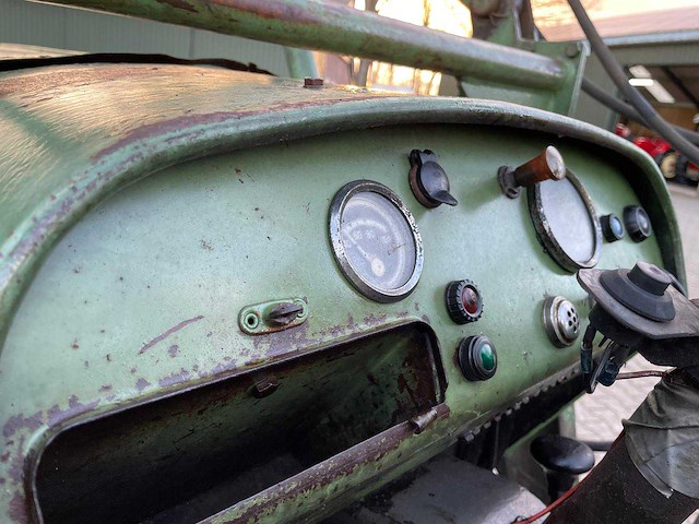 1966 fendt favorit 3sa rundhauber 4x4 oldtimer tractor - afbeelding 37 van  50