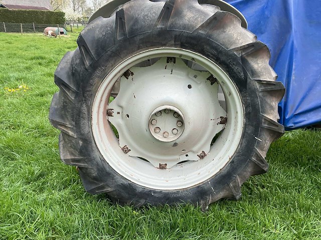 1966 ford 3000 tweewielaangedreven landbouwtractor / oldtimer - afbeelding 5 van  36