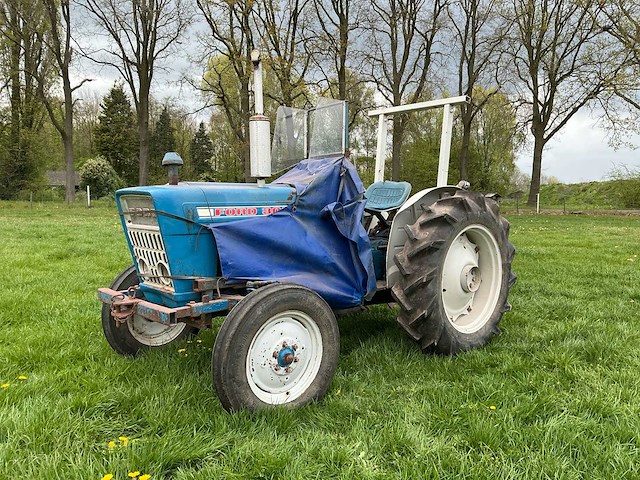 1966 ford 3000 tweewielaangedreven landbouwtractor / oldtimer - afbeelding 1 van  36