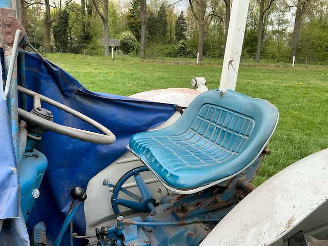 1966 ford 3000 tweewielaangedreven landbouwtractor / oldtimer - afbeelding 15 van  36