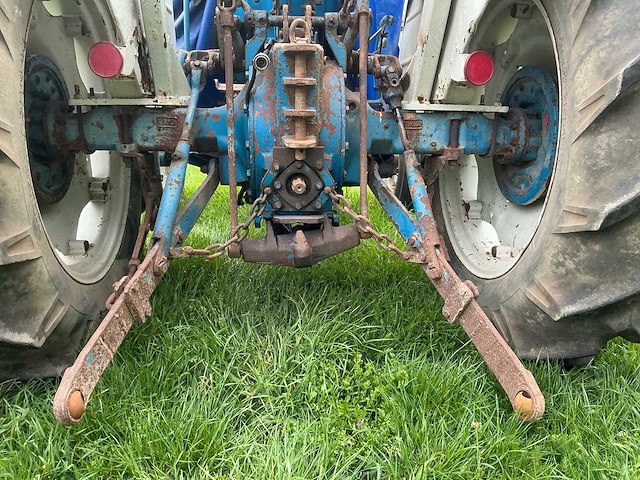 1966 ford 3000 tweewielaangedreven landbouwtractor / oldtimer - afbeelding 19 van  36