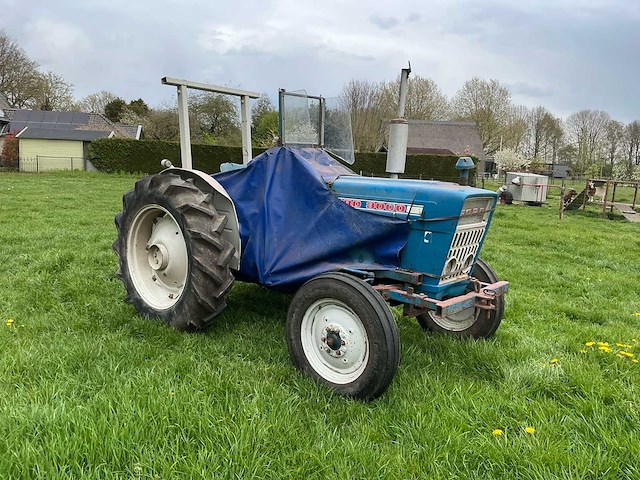 1966 ford 3000 tweewielaangedreven landbouwtractor / oldtimer - afbeelding 1 van  1