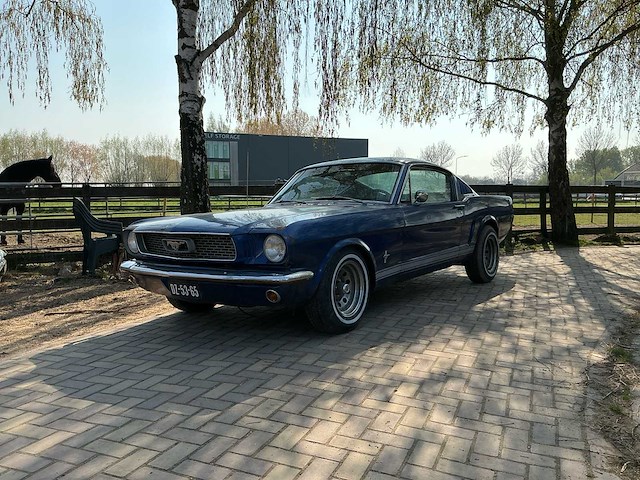 1966 ford mustang fastback personenauto - afbeelding 1 van  42