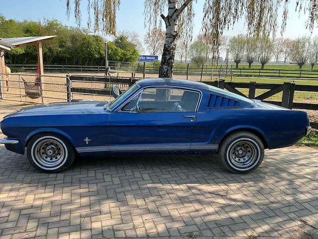 1966 ford mustang fastback personenauto - afbeelding 23 van  42