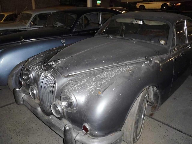 1966 jaguar mk 2 sedan | british classic sports saloon - afbeelding 15 van  38