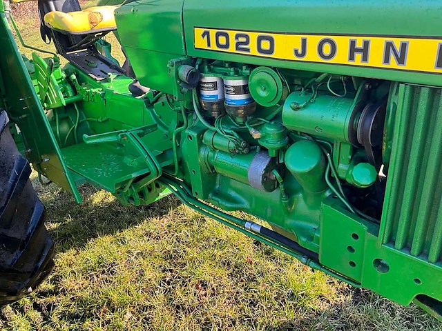 1966 john deere 1020 oldtimer tractor - afbeelding 1 van  3