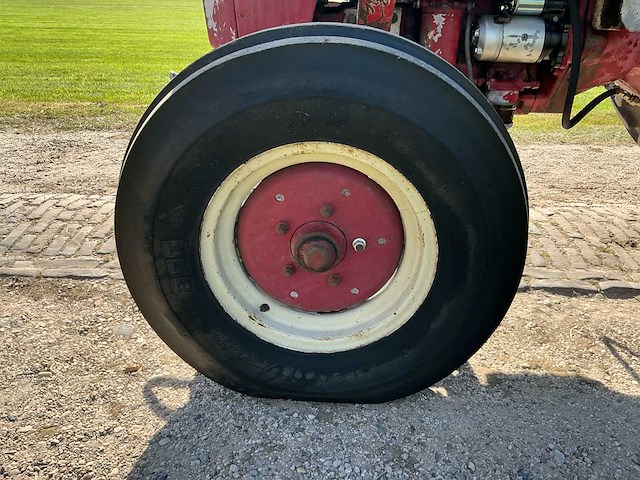 1966 mc cormick international 523 agromatic tweewielaangedreven landbouwtractor - afbeelding 1 van  5