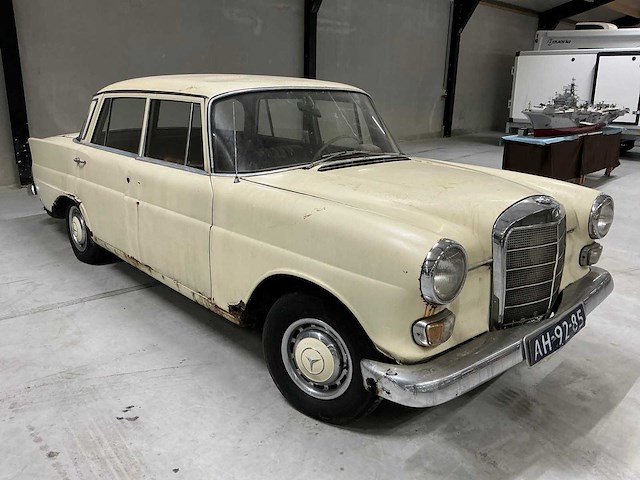 1966 mercedes-benz 200d automatic oldtimer auto - afbeelding 13 van  19