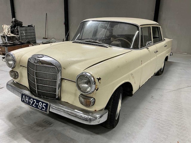 1966 mercedes-benz 200d automatic oldtimer auto - afbeelding 1 van  19