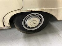 1966 mercedes-benz 200d automatic oldtimer auto - afbeelding 18 van  19