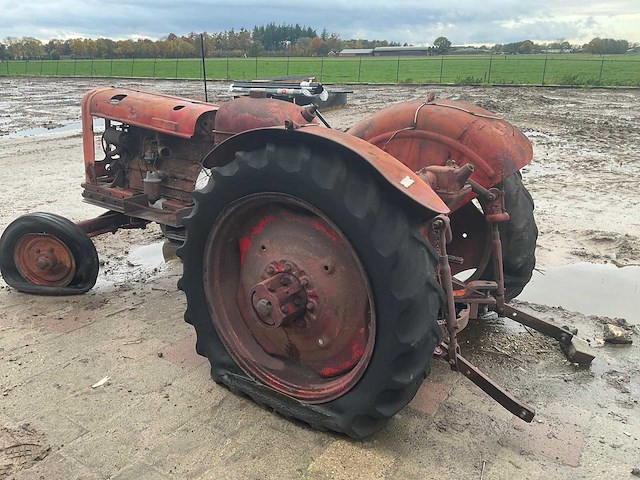 1966 nuffield 4dm/6dm 6 cilinder oldtimer tractor - afbeelding 18 van  20
