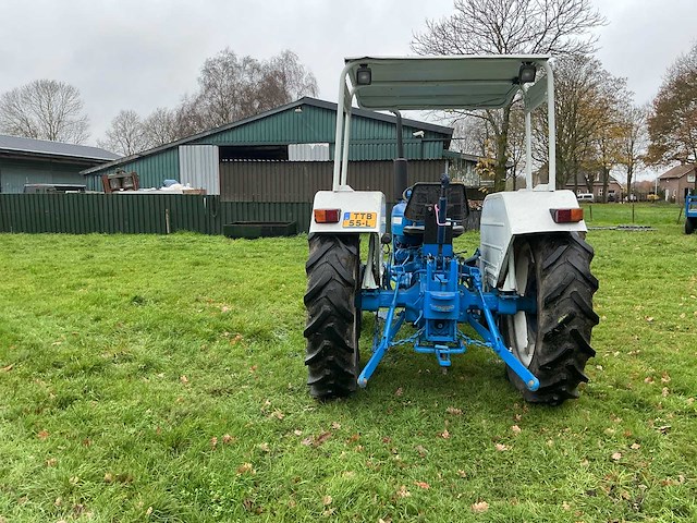 1967 ford 3000 oldtimer tractor - afbeelding 32 van  35