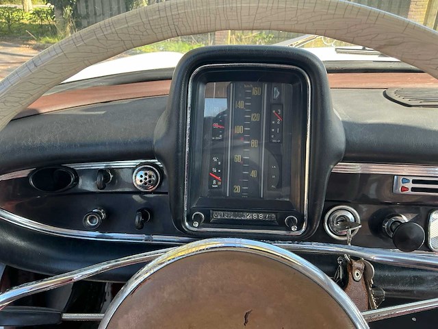 1967 mercedes-benz 200-280 (w115) 200 d personenauto - afbeelding 8 van  25