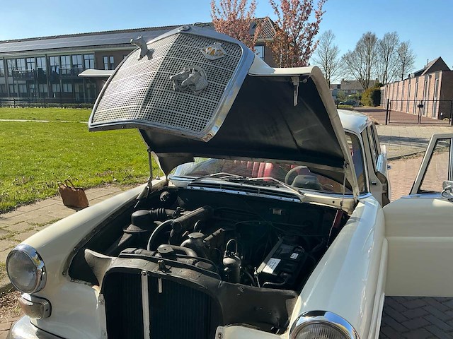 1967 mercedes-benz 200-280 (w115) 200 d personenauto - afbeelding 16 van  25