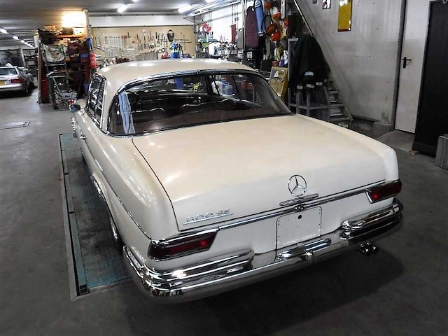1967 mercedes-benz 300 se coupe | german luxury coupe - afbeelding 16 van  99