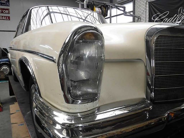 1967 mercedes-benz 300 se coupe | german luxury coupe - afbeelding 26 van  99