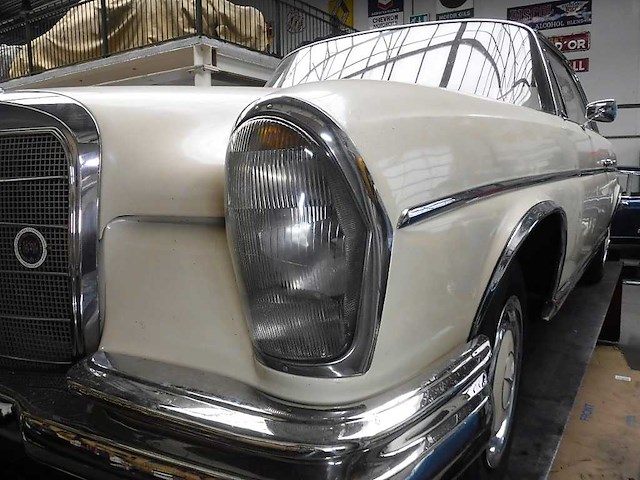 1967 mercedes-benz 300 se coupe | german luxury coupe - afbeelding 27 van  99