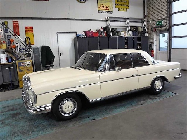 1967 mercedes-benz 300 se coupe | german luxury coupe - afbeelding 23 van  99