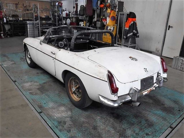 1967 mg b roadster | british classic sports car - afbeelding 37 van  53