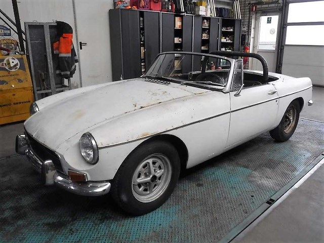 1967 mg b roadster | british classic sports car - afbeelding 7 van  53