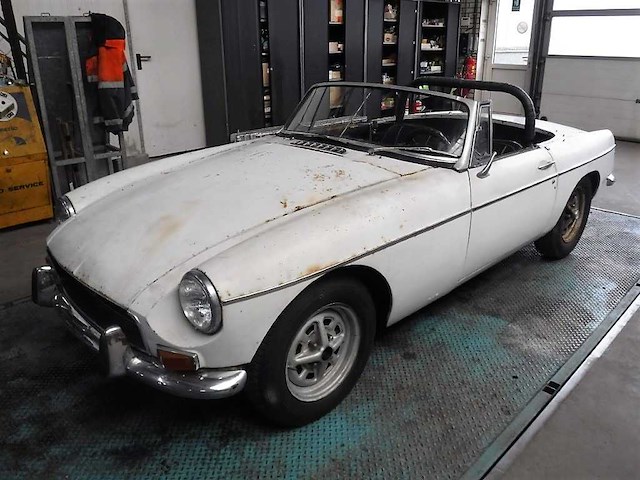 1967 mg b roadster | british classic sports car - afbeelding 16 van  53