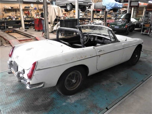 1967 mg b roadster | british classic sports car - afbeelding 33 van  53
