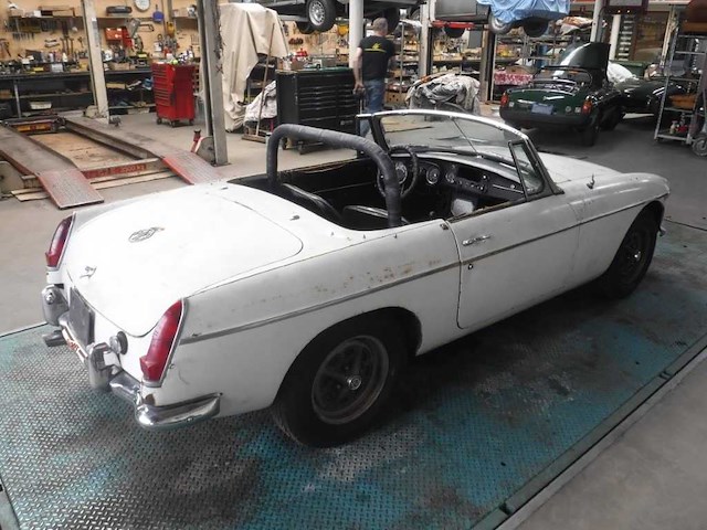 1967 mg b roadster | british classic sports car - afbeelding 34 van  53