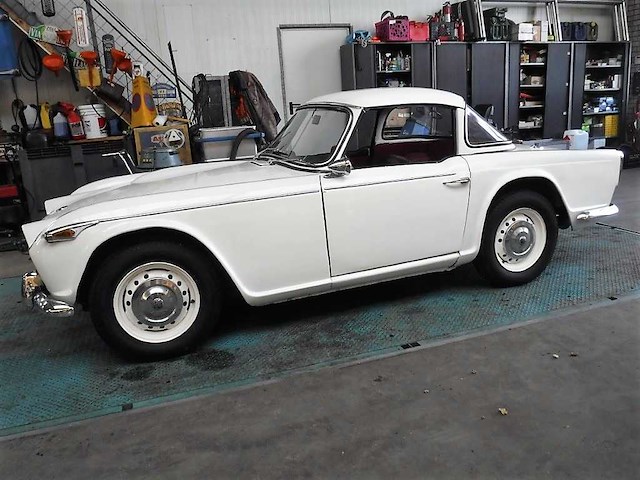 1967 triumph tr4a surrey top | british classic sports car - afbeelding 2 van  83