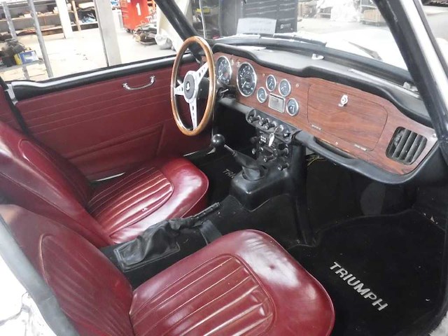 1967 triumph tr4a surrey top | british classic sports car - afbeelding 51 van  83
