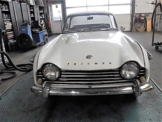1967 triumph tr4a surrey top | british classic sports car - afbeelding 50 van  83