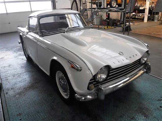 1967 triumph tr4a surrey top | british classic sports car - afbeelding 59 van  83