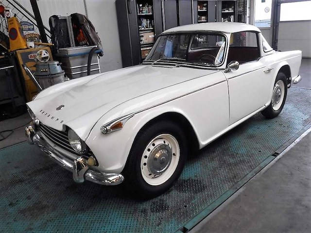 1967 triumph tr4a surrey top | british classic sports car - afbeelding 70 van  83