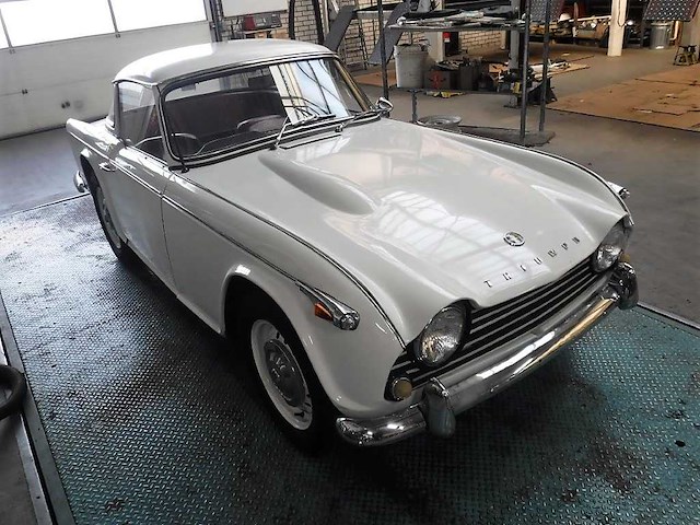1967 triumph tr4a surrey top | british classic sports car - afbeelding 29 van  83