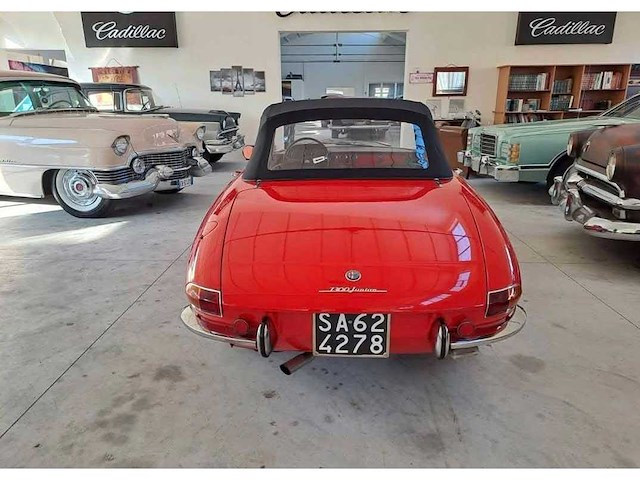 1968 alfa romeo spider 1300 duetto | italian classic roadster - afbeelding 17 van  27
