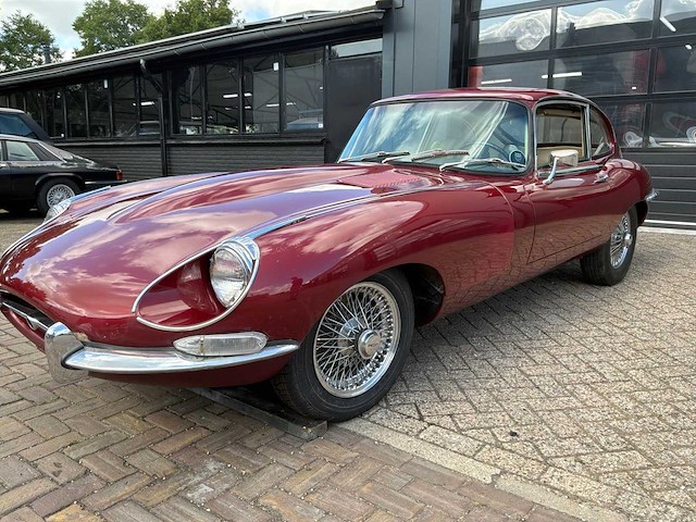 1968 jaguar 2 + 2 e-type oldtimer - afbeelding 1 van  38