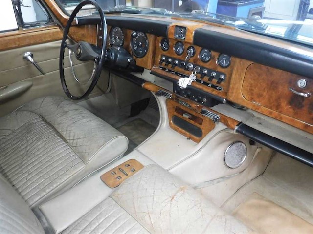 1968 jaguar 420g saloon | british luxury saloon - afbeelding 18 van  93