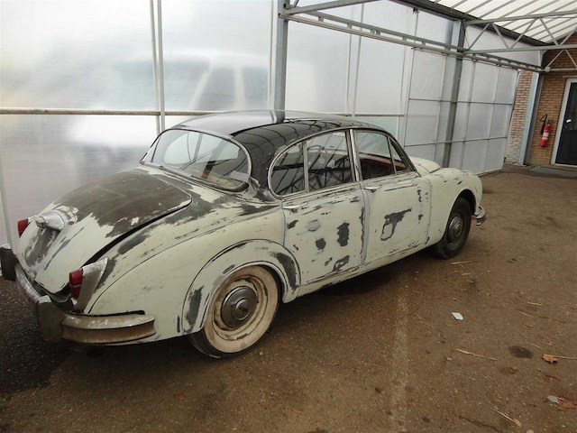 1968 jaguar mk 2 sedan | british classic sports saloon - afbeelding 21 van  32