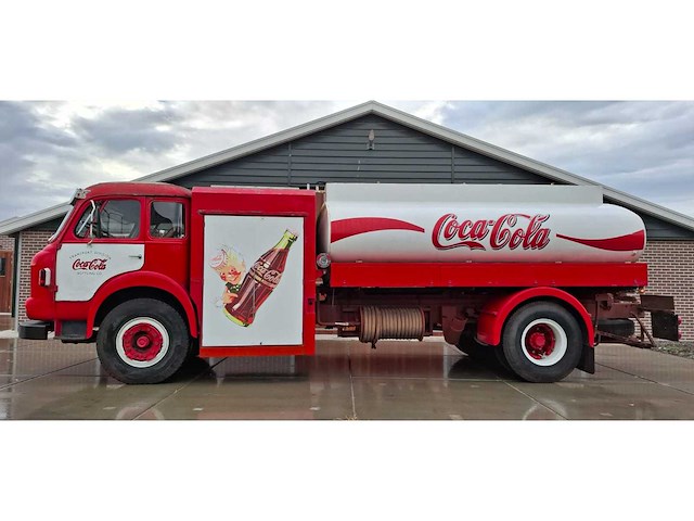 1968 saviem jl29a tank vrachtwagen (coca cola) - afbeelding 1 van  24