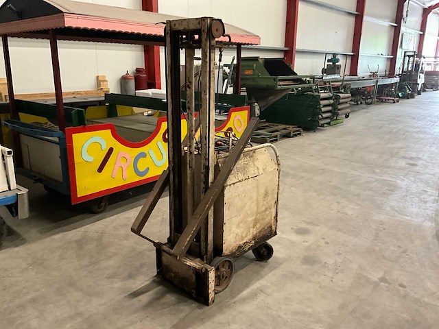 1968 transporta elektrische stapelaar - afbeelding 6 van  7