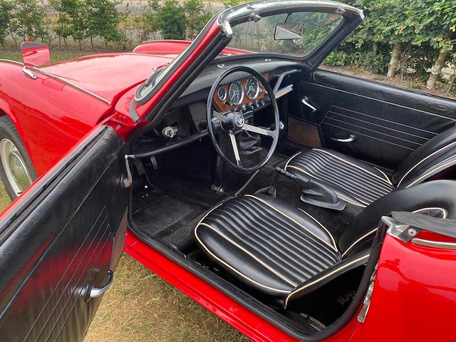 1968 triumph spitfire 1500 uniek soft top personenauto - afbeelding 6 van  6
