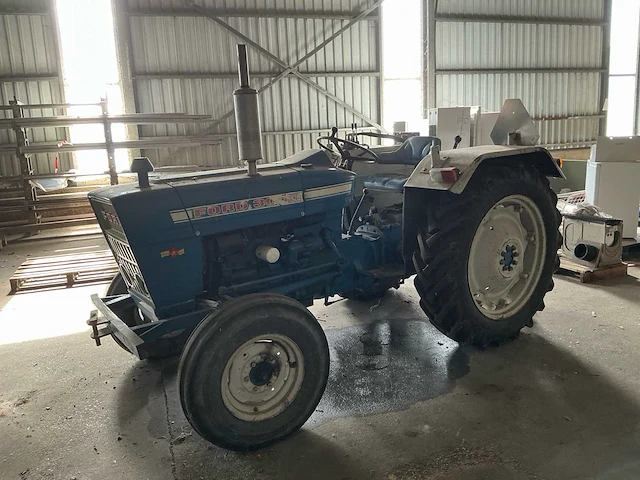 1969 ford 3000 2wd diesel tractor – hydraulische topstang – nl kenteken - afbeelding 3 van  28